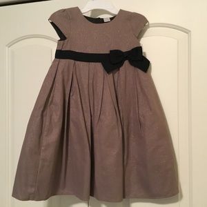 Beautiful little girl’s dress size 5